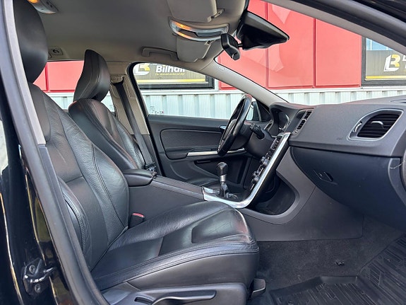 Volvo V60 20 of 23