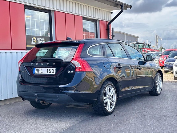 Volvo V60 7 of 23