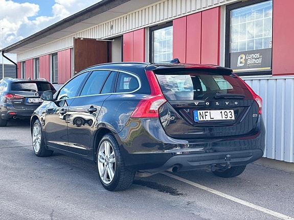 Volvo V60 4 of 23