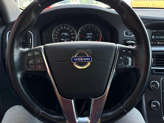 Volvo V60 12 of 23