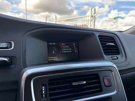 Volvo V60 17 of 23