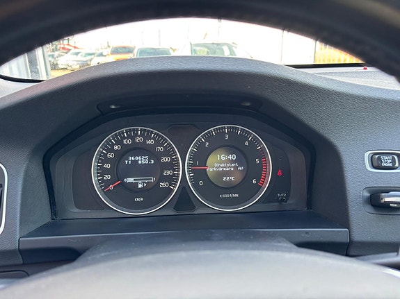 Volvo V60 13 of 23