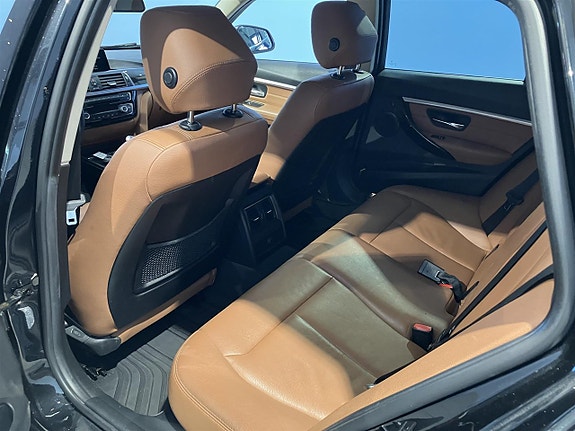 BMW 320i 9 of 13