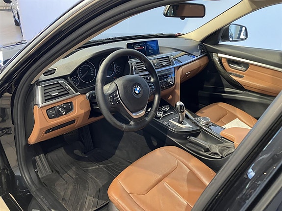 BMW 320i 10 of 13