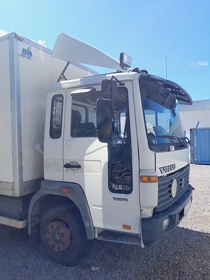 Volvo FL6 10 8 of 8