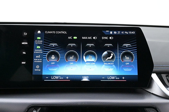 BMW iX1 14 of 27