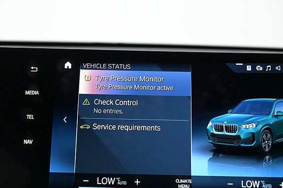 BMW iX1 17 of 27