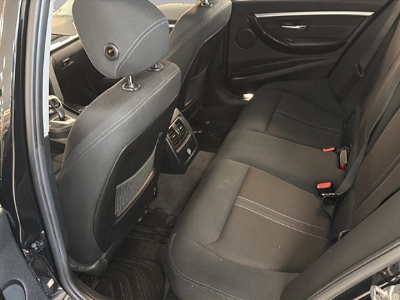 BMW 318d 11 of 22