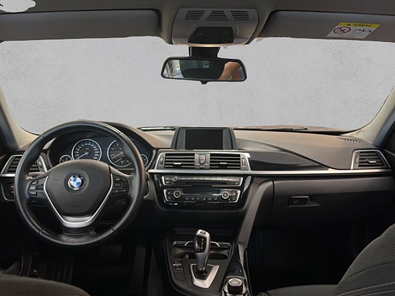 BMW 318d 14 of 22