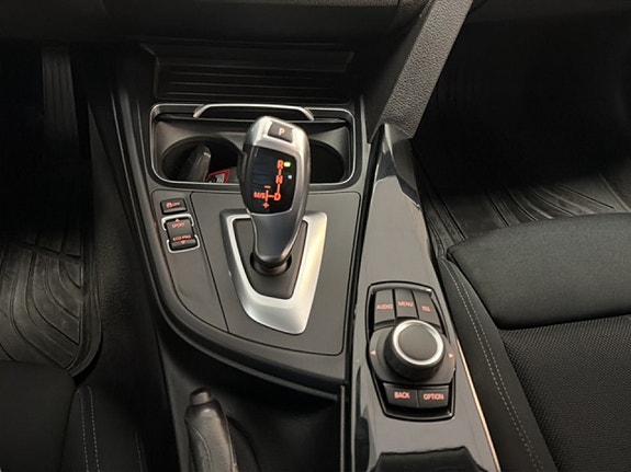 BMW 318d 18 of 22