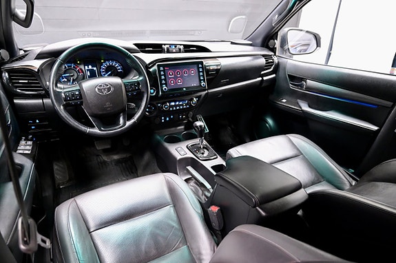 Toyota HiLux 12 of 24