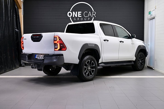 Toyota HiLux 4 of 24