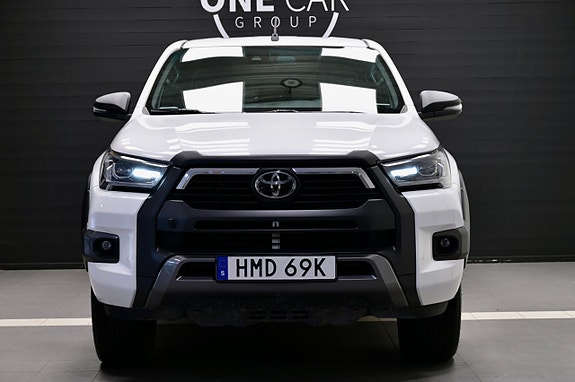 Toyota HiLux 2 of 24