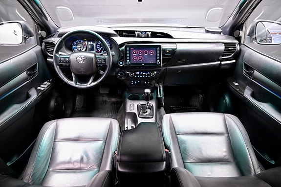 Toyota HiLux 13 of 24