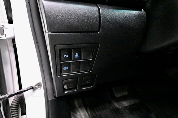 Toyota HiLux 18 of 24