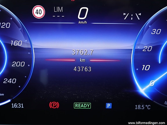 Mercedes-Benz EQE SUV 10 of 24