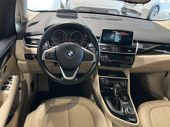 BMW 218d 2 of 11