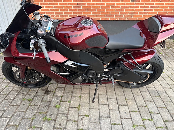 Kawasaki Ninja ZX-10R 5 of 6