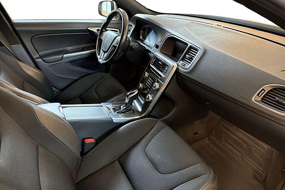 Volvo V60 9 of 21