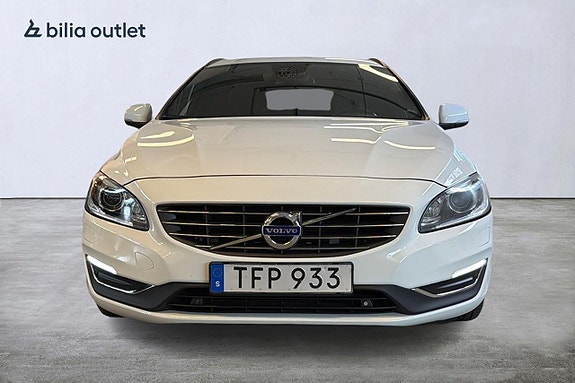 Volvo V60 2 of 5
