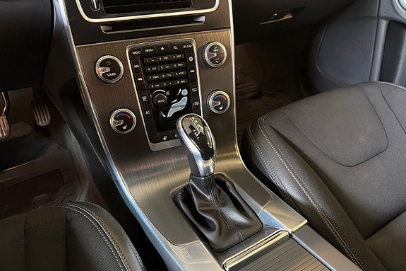 Volvo V60 14 of 21