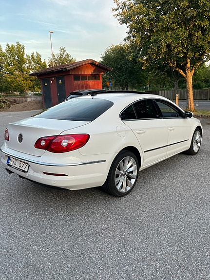 Volkswagen Passat CC 4 of 8