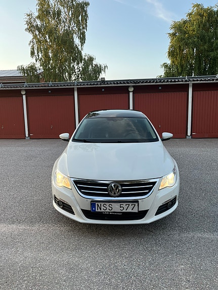 Volkswagen Passat CC 3 of 8
