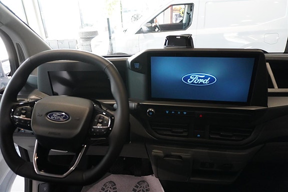 Ford Transit Custom 8 of 8