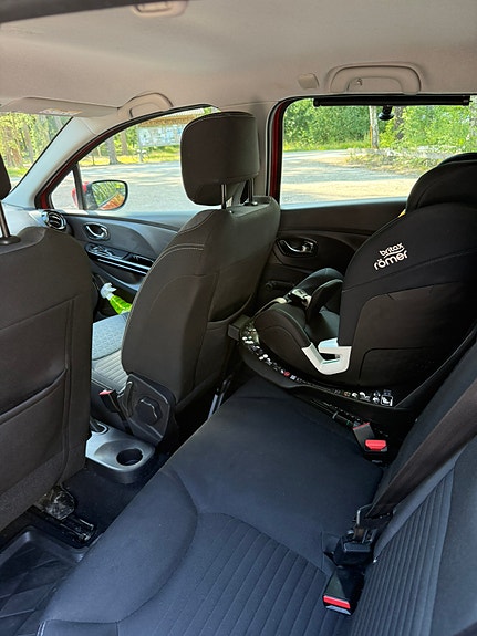 Renault Clio 9 of 15