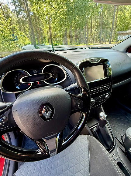 Renault Clio 8 of 15