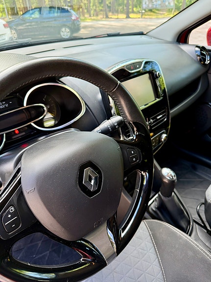 Renault Clio 7 of 15