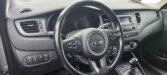 Kia Carens 3 of 3