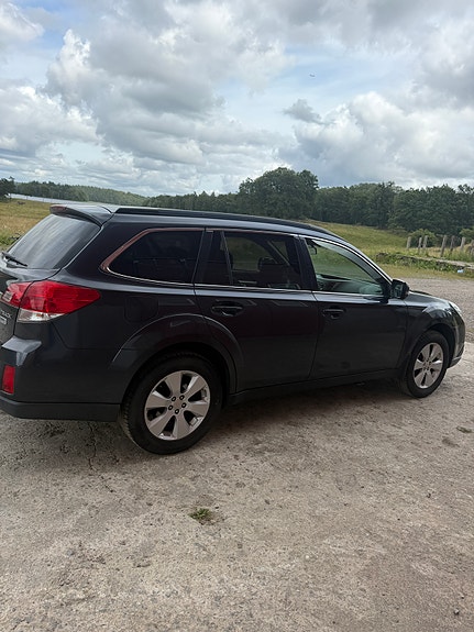 Subaru Outback 4 of 5