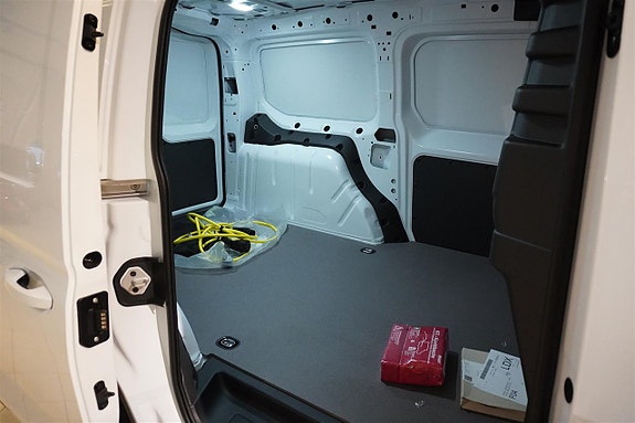 Ford Transit Connect 7 of 25
