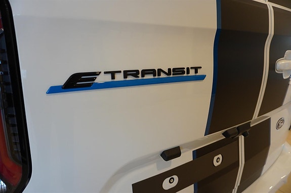 Ford Transit Custom 13 of 16