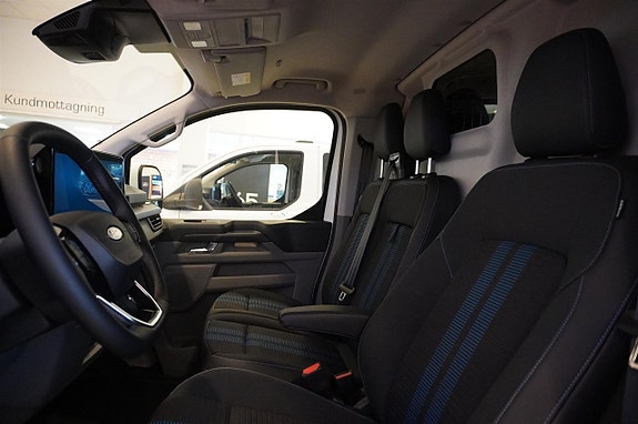Ford Transit Custom 15 of 16