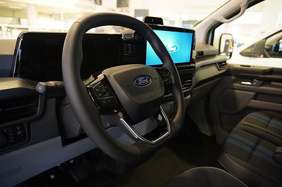 Ford Transit Custom 16 of 16