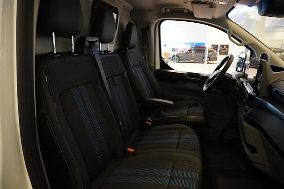 Ford Transit Custom 10 of 16