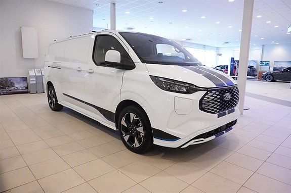 Ford Transit Custom 9 of 16