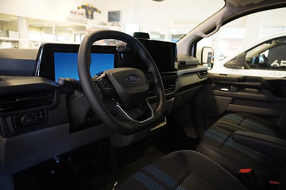 Ford Transit Custom 14 of 16
