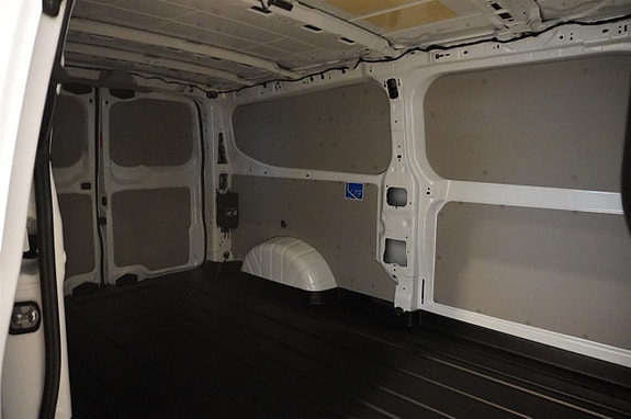 Ford Transit Custom 12 of 16