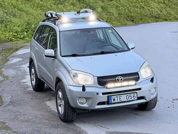 Toyota RAV4 5 of 5