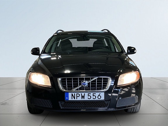 Volvo V70 2 of 19