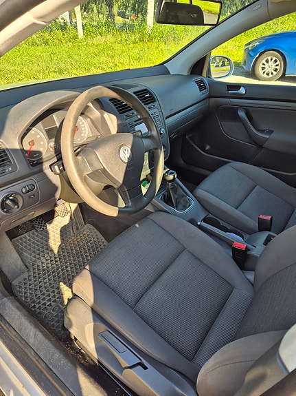Volkswagen Golf V 3 of 4