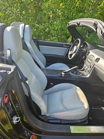 Mazda MX-5 4 of 5