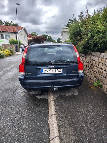 Volvo V70 4 of 5