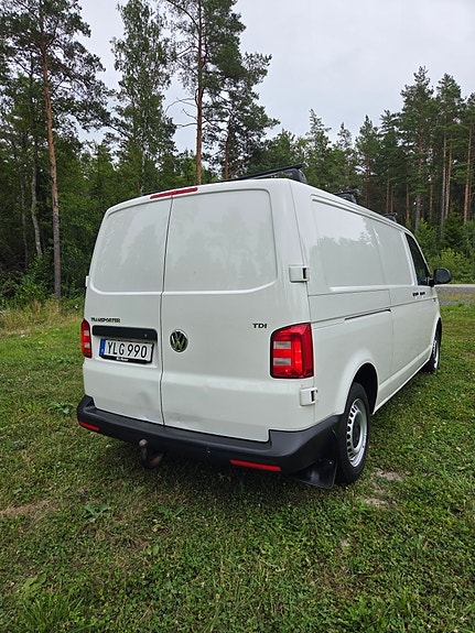 Volkswagen Transporter 3 of 5