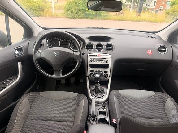 Peugeot 308 6 of 9