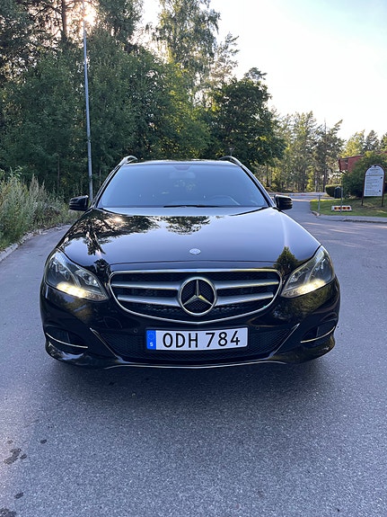 Mercedes-Benz E220 3 of 18