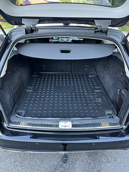 Mercedes-Benz E220 13 of 18